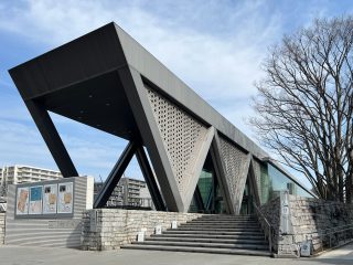 東京都現代美術館 約750m